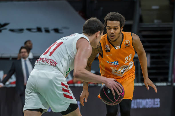 不仅填补了 不仅填补了