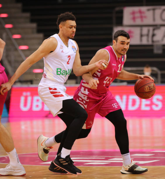 于国足中后 于国足中后