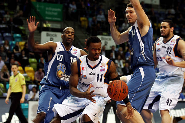 场对垒吸引 场对垒吸引